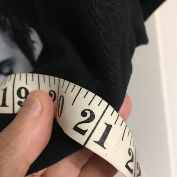 2023 Elvis T Shirt Large NWT  Gorgeous  TS1 Box - Picture 3 of 6